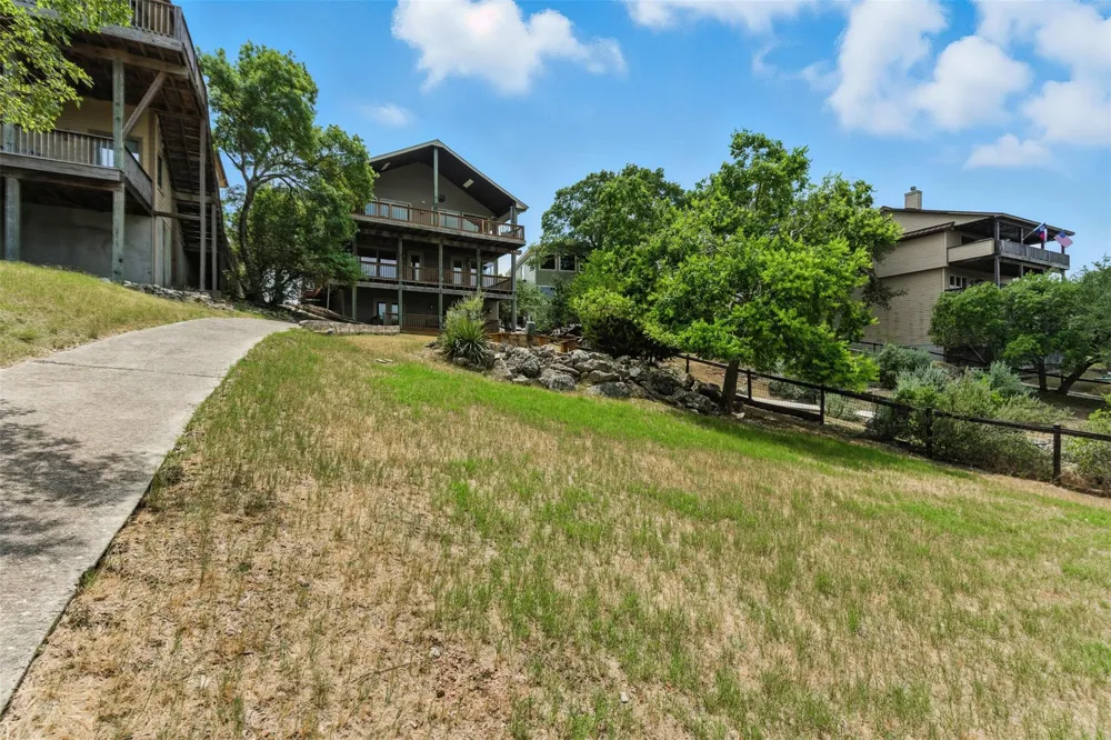 605 Riviera Drive Canyon Lake, TX 78133