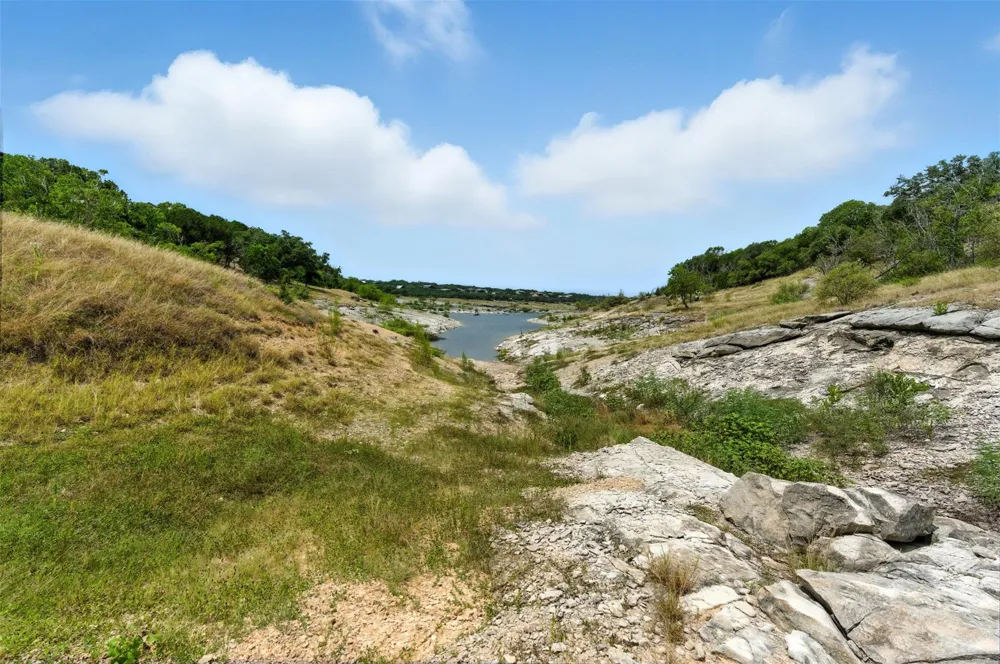 605 Riviera Drive Canyon Lake, TX 78133