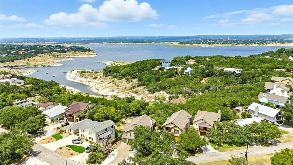 605 Riviera Drive Canyon Lake, TX 78133
