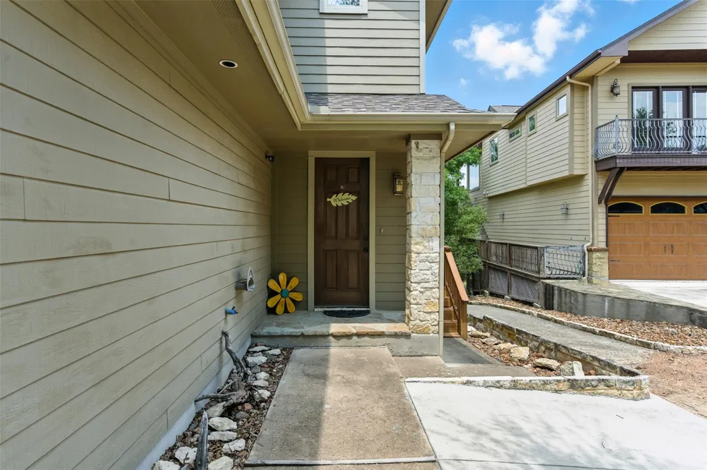 605 Riviera Drive Canyon Lake, TX 78133