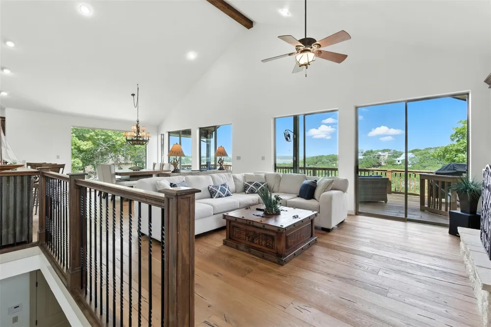605 Riviera Drive Canyon Lake, TX 78133