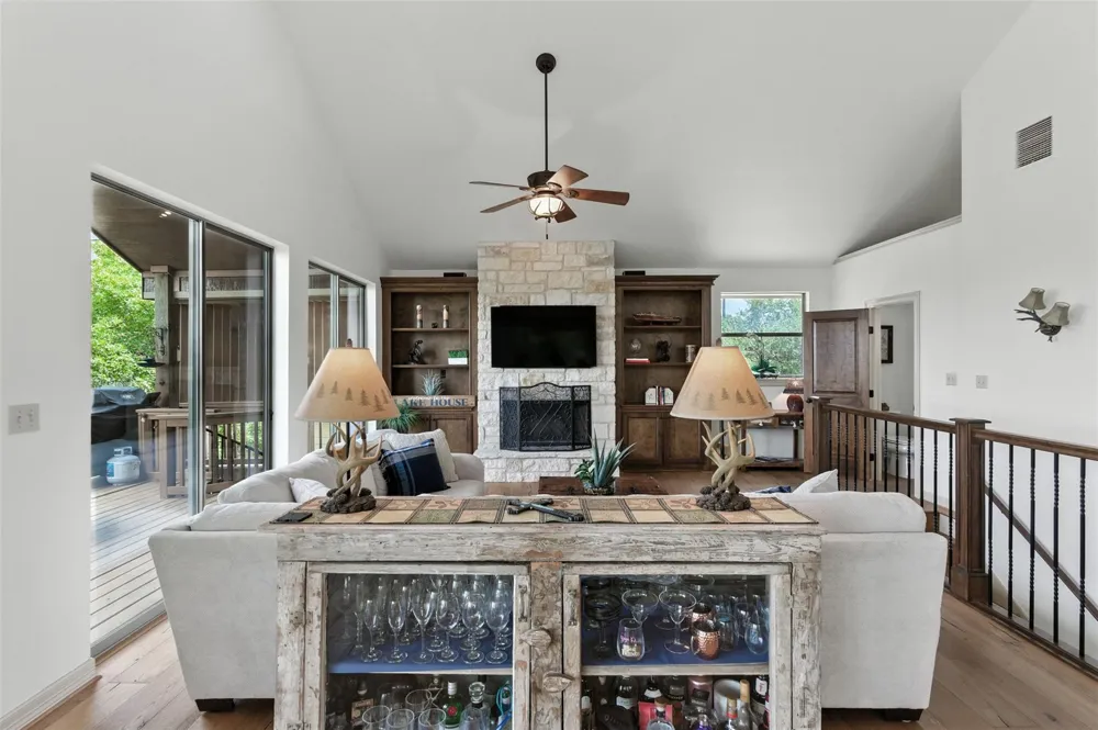 605 Riviera Drive Canyon Lake, TX 78133