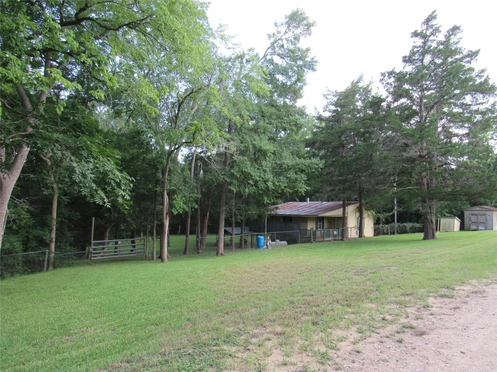 9491 Rocky Road Bellville, TX 77418