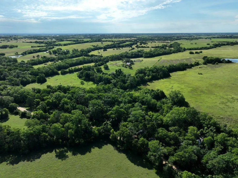 9491 Rocky Road Bellville, TX 77418