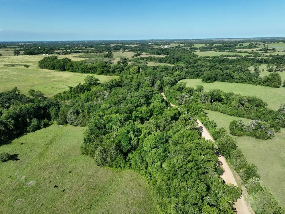 9491 Rocky Road Bellville, TX 77418