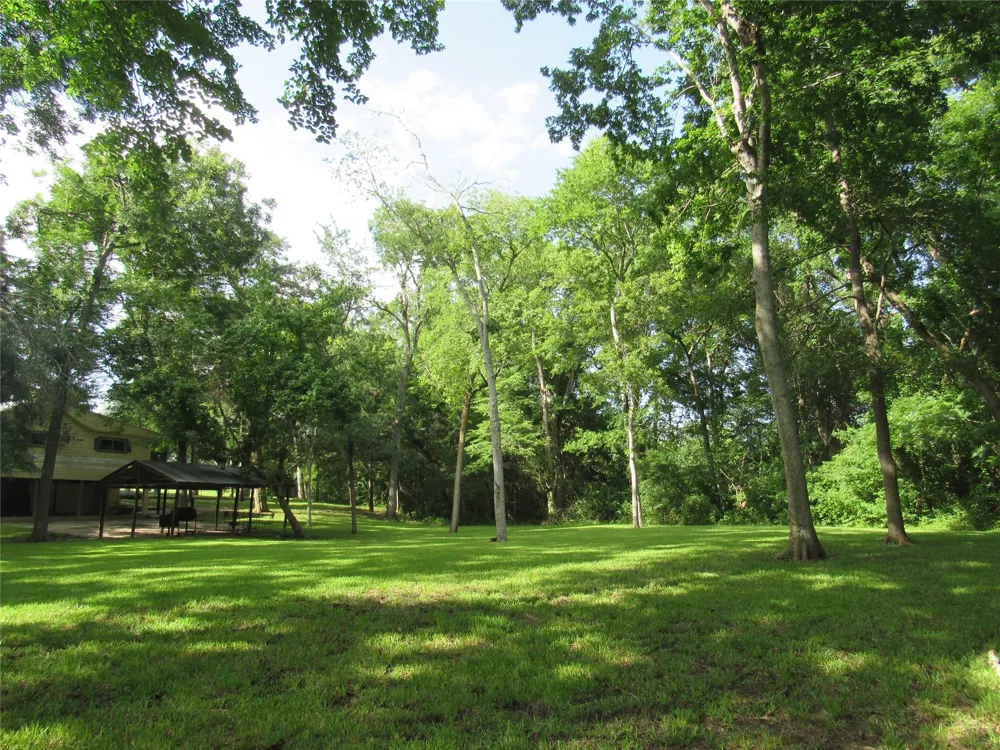 9491 Rocky Road Bellville, TX 77418