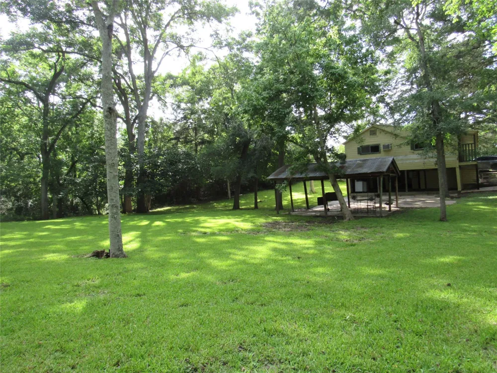 9491 Rocky Road Bellville, TX 77418