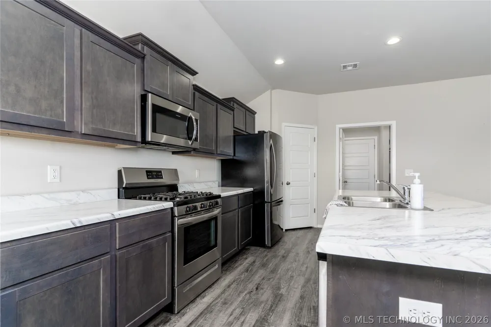 7312 E 141st Street Collinsville, OK 74021