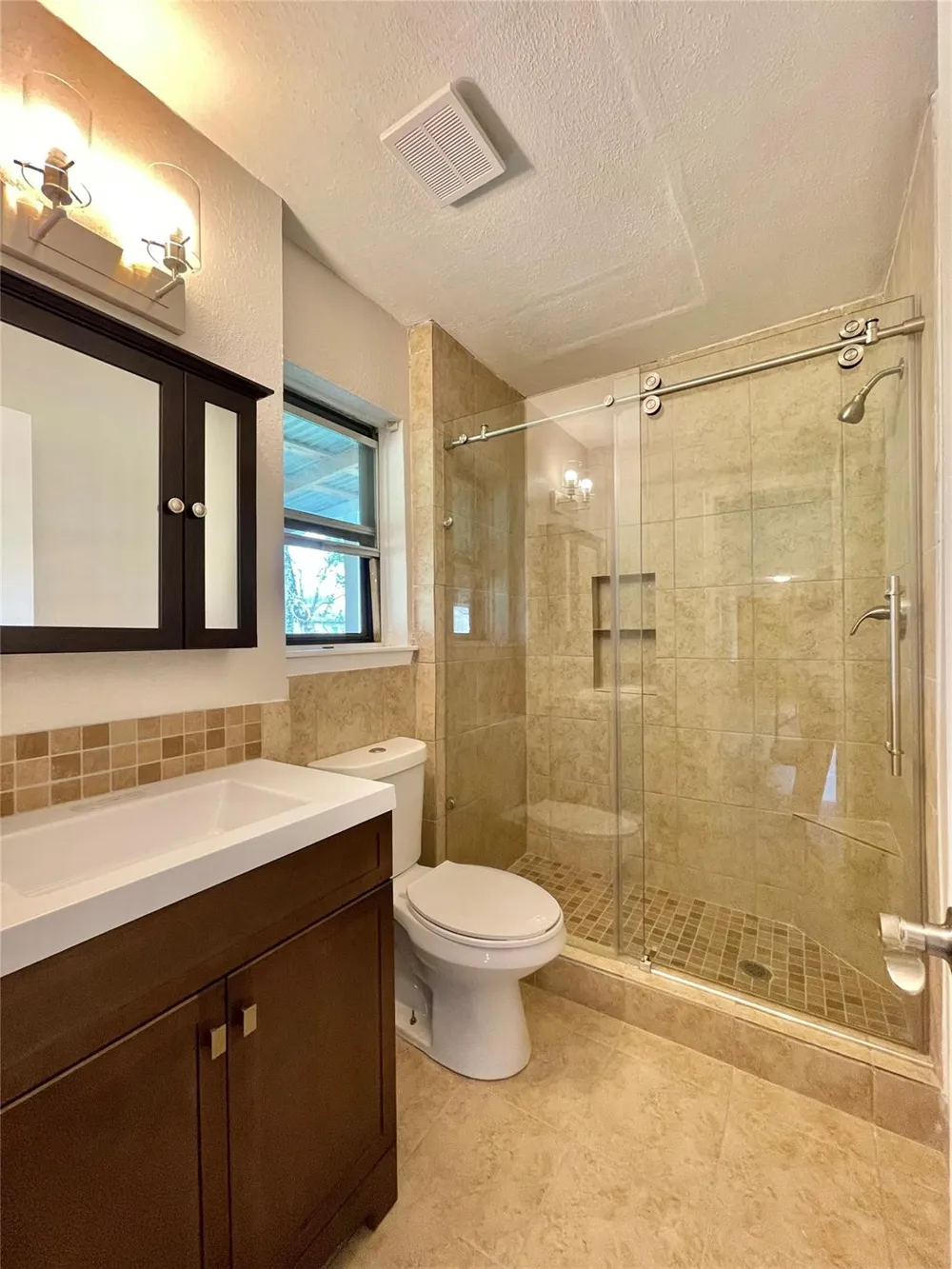 509 Dwyer Street Angleton, TX 77515