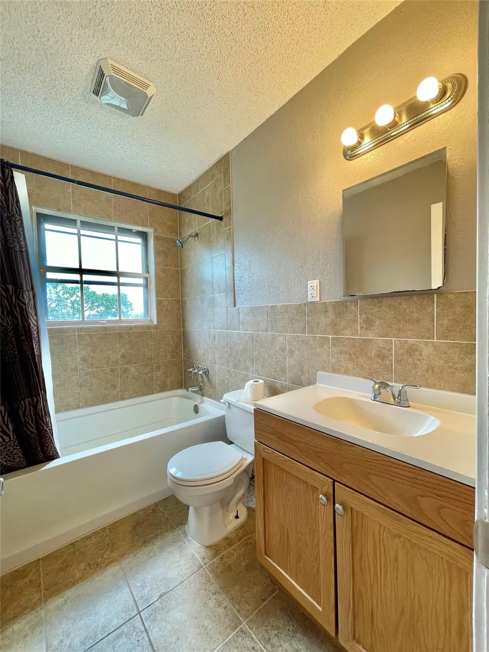 509 Dwyer Street Angleton, TX 77515