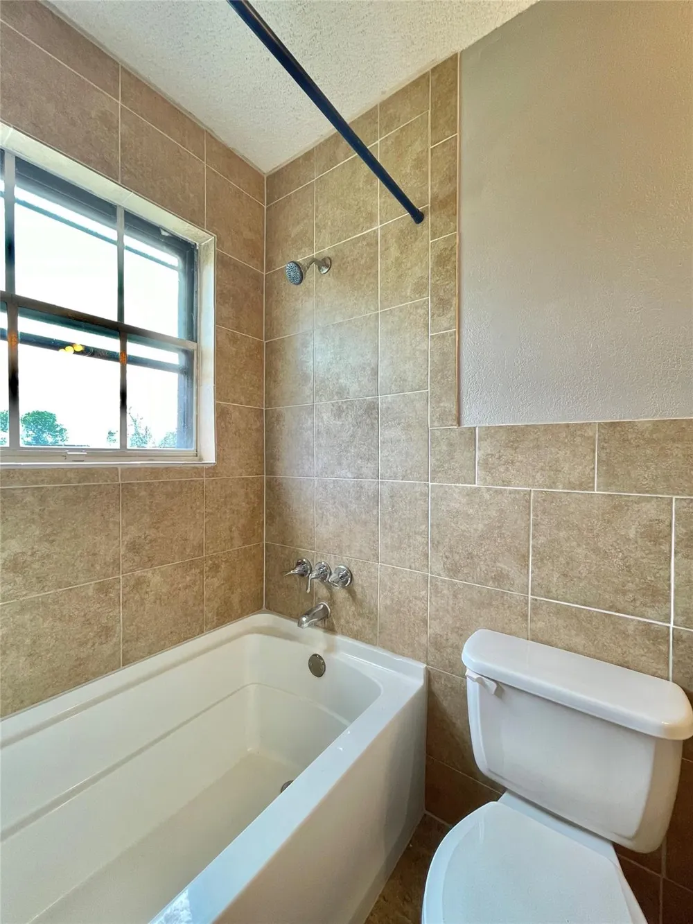 509 Dwyer Street Angleton, TX 77515