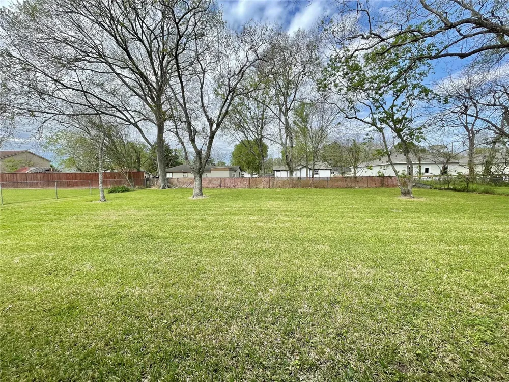 509 Dwyer Street Angleton, TX 77515