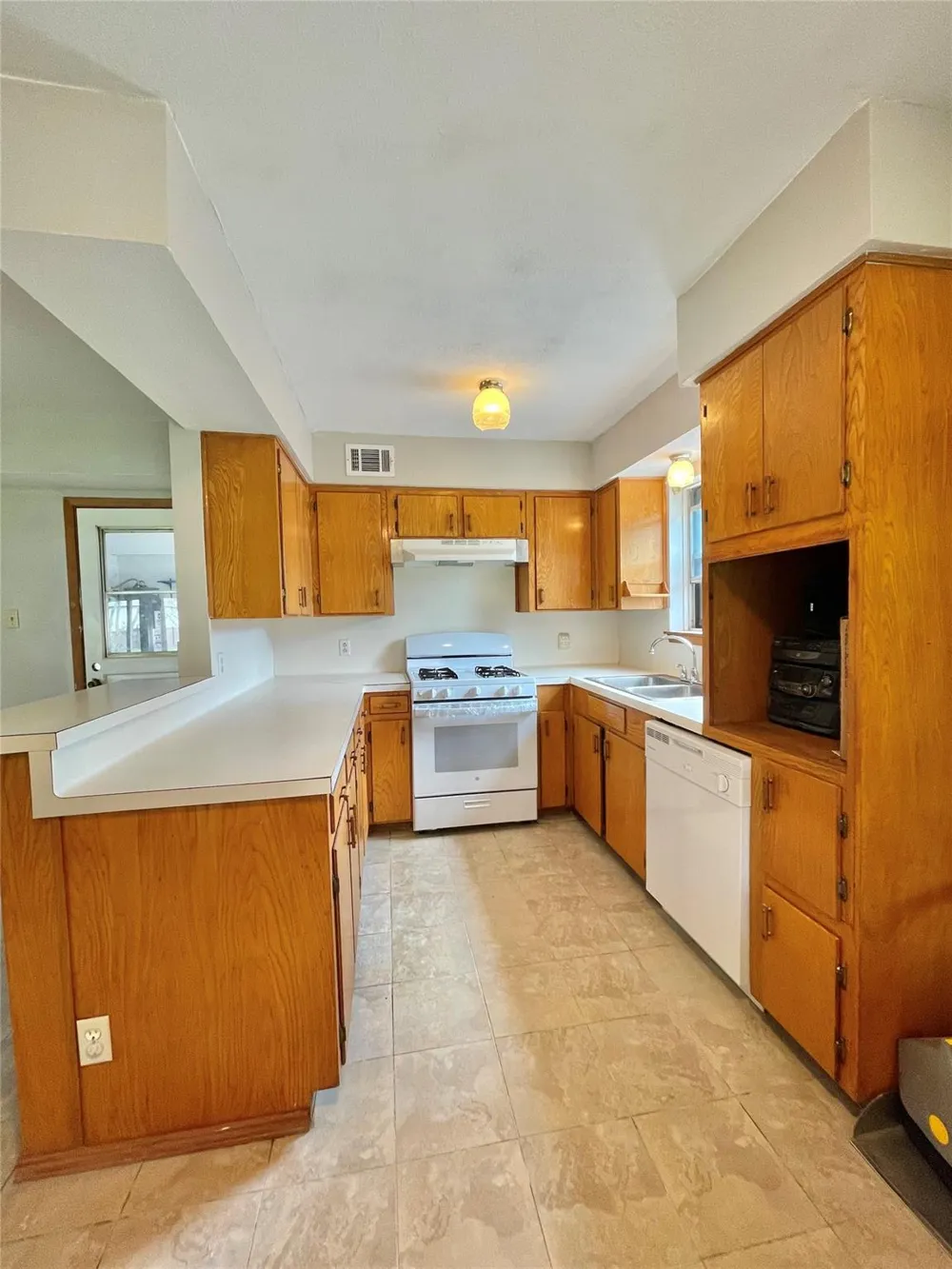 509 Dwyer Street Angleton, TX 77515