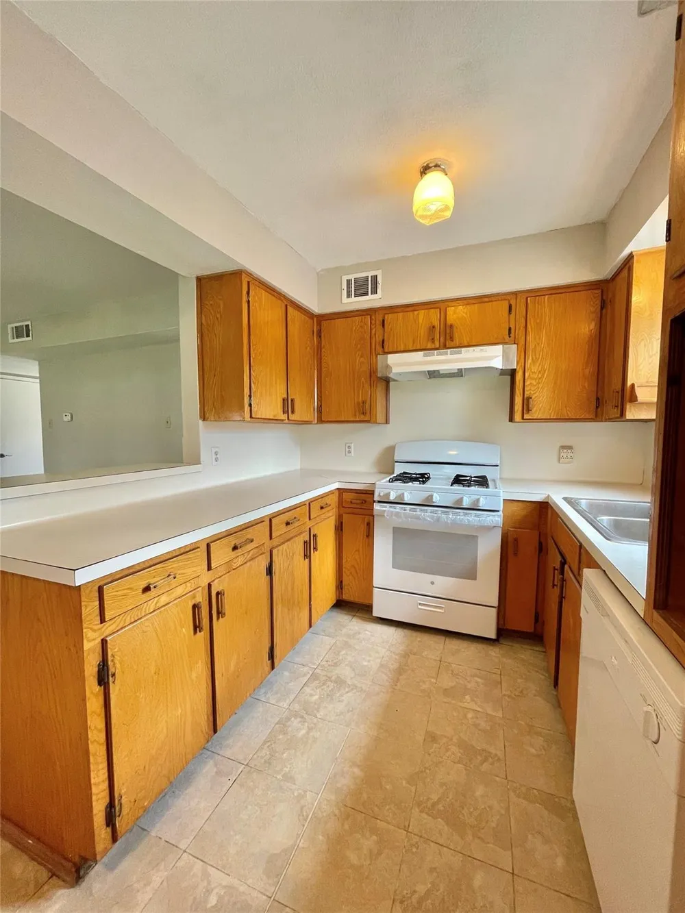509 Dwyer Street Angleton, TX 77515
