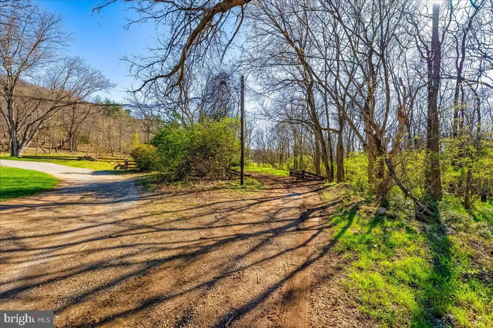 19133 GEETING ROAD Keedysville, MD 21756