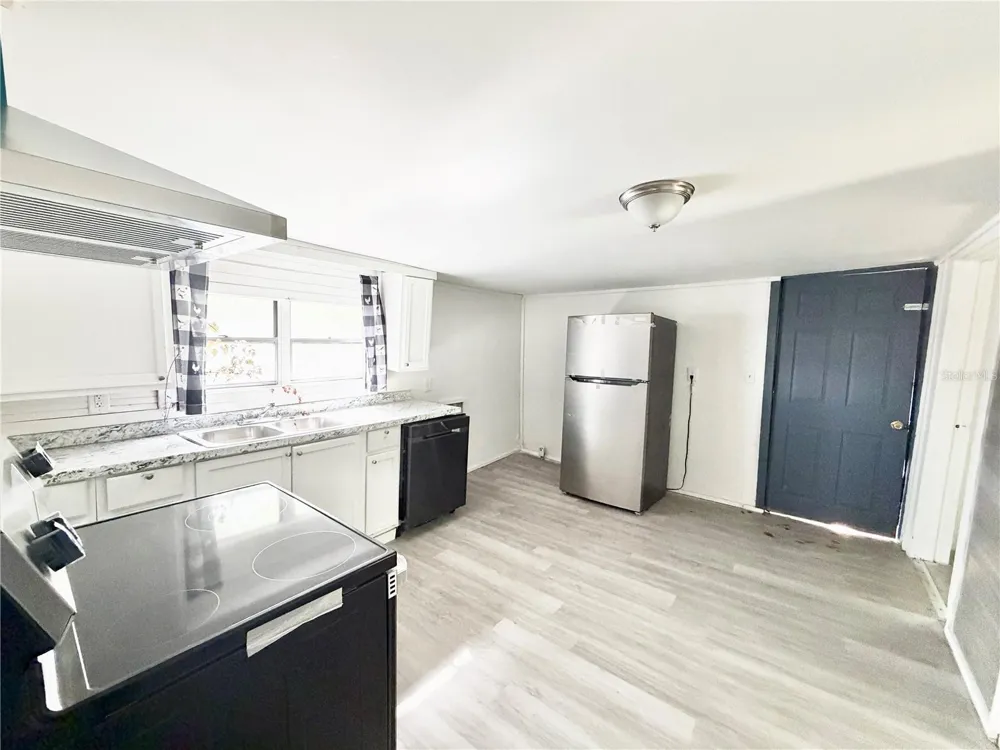 21433 SE HAWTHORNE ROAD Hawthorne, FL 32640