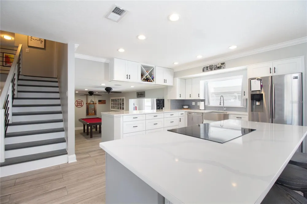 7018 OAKVIEW CIRCLE Tampa, FL 33634