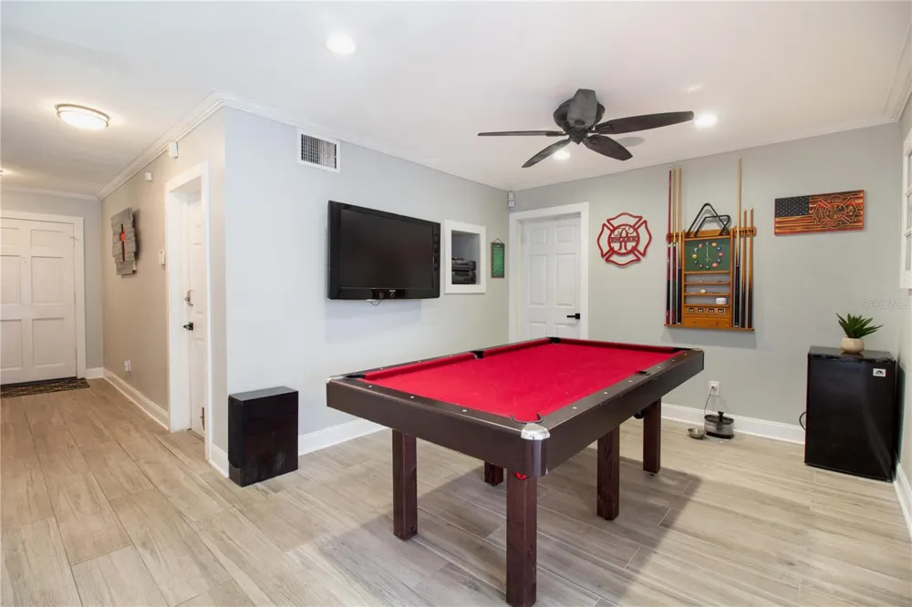 7018 OAKVIEW CIRCLE Tampa, FL 33634
