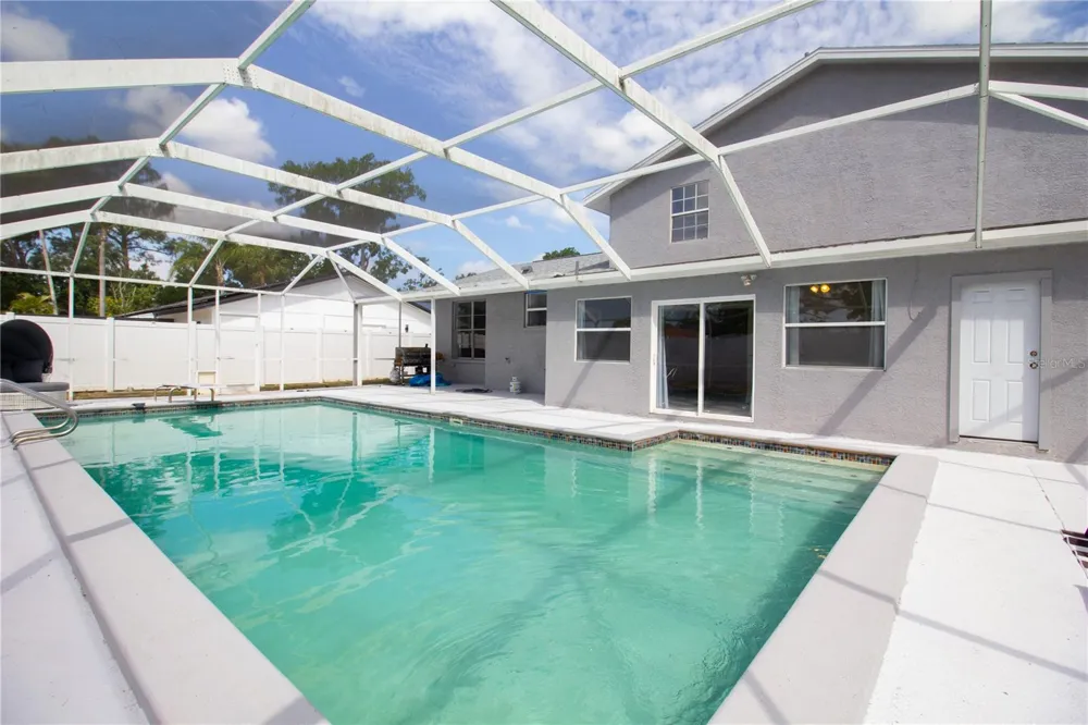 7018 OAKVIEW CIRCLE Tampa, FL 33634