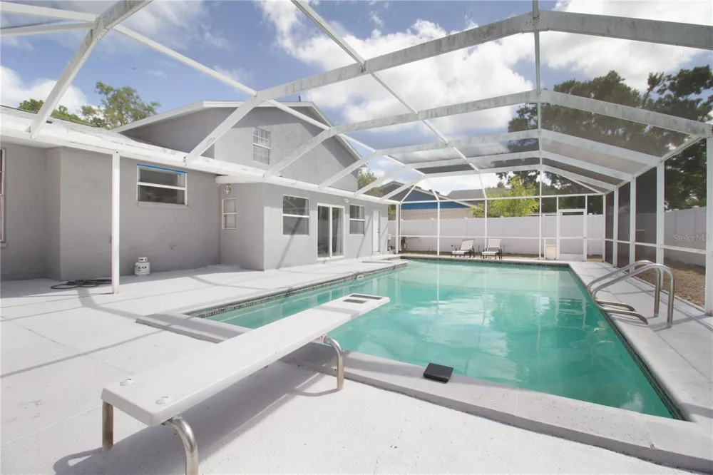 7018 OAKVIEW CIRCLE Tampa, FL 33634
