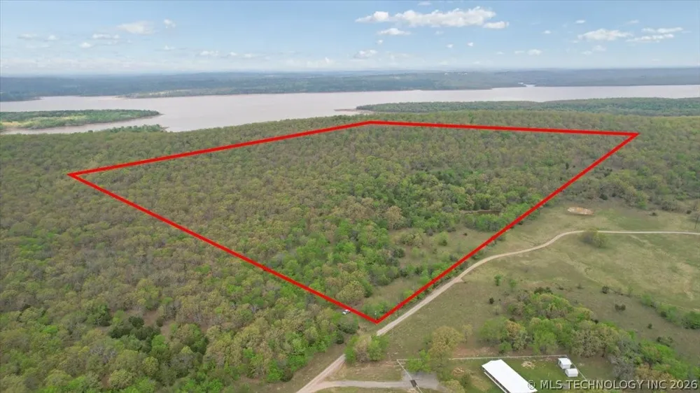 1 E Fred's Fish Camp Road Stringtown, OK 74569