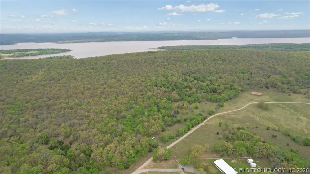 1 E Fred's Fish Camp Road Stringtown, OK 74569