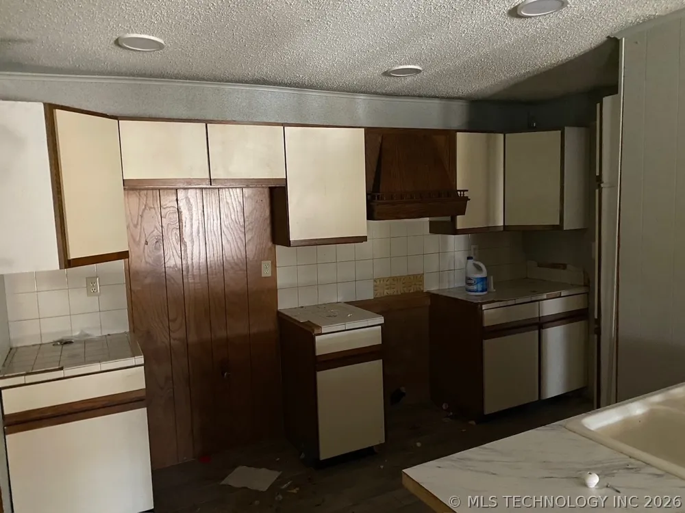 11201 S Edgewater Road Claremore, OK 74017