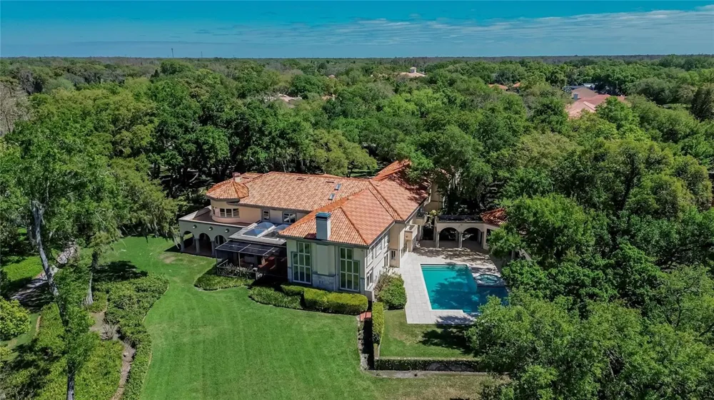 1043 GUISANDO DE AVILA Tampa, FL 33613