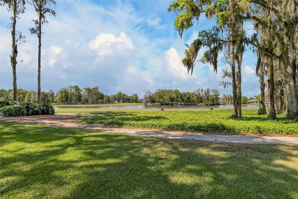1043 GUISANDO DE AVILA Tampa, FL 33613