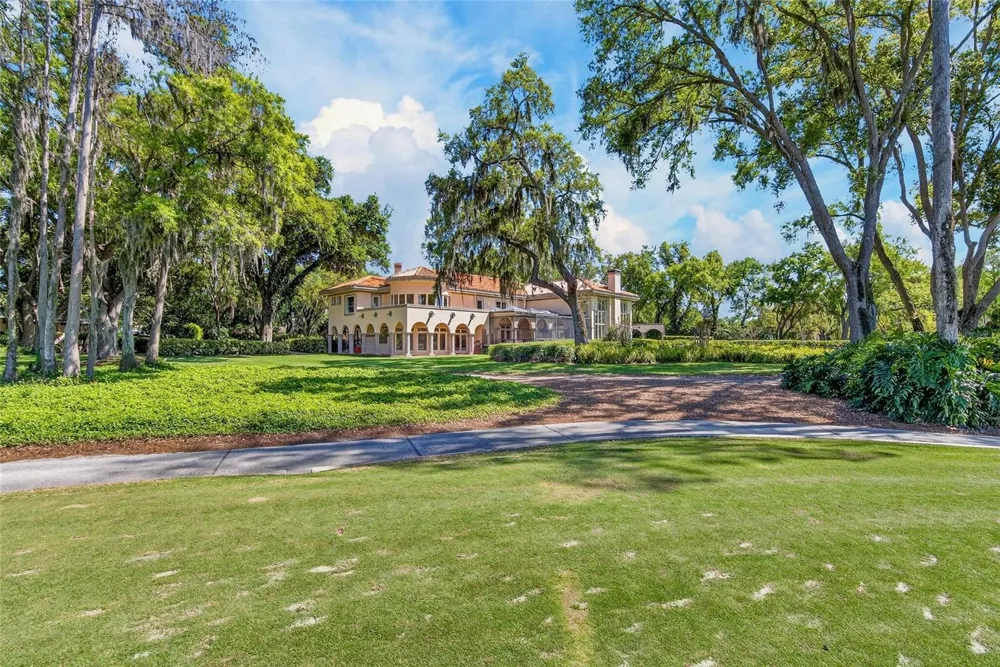 1043 GUISANDO DE AVILA Tampa, FL 33613