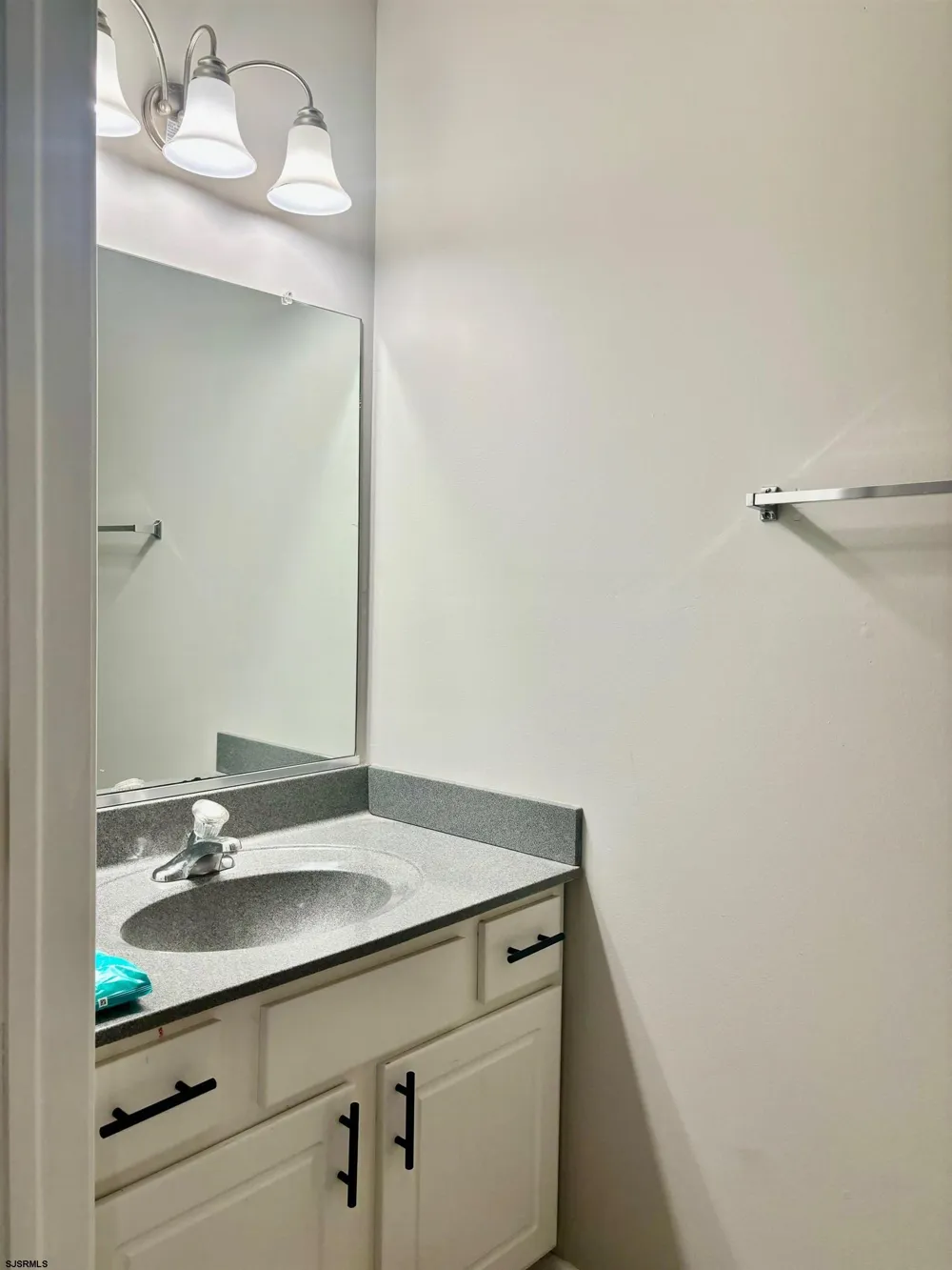 27 Oyster Bay Absecon, NJ 08201