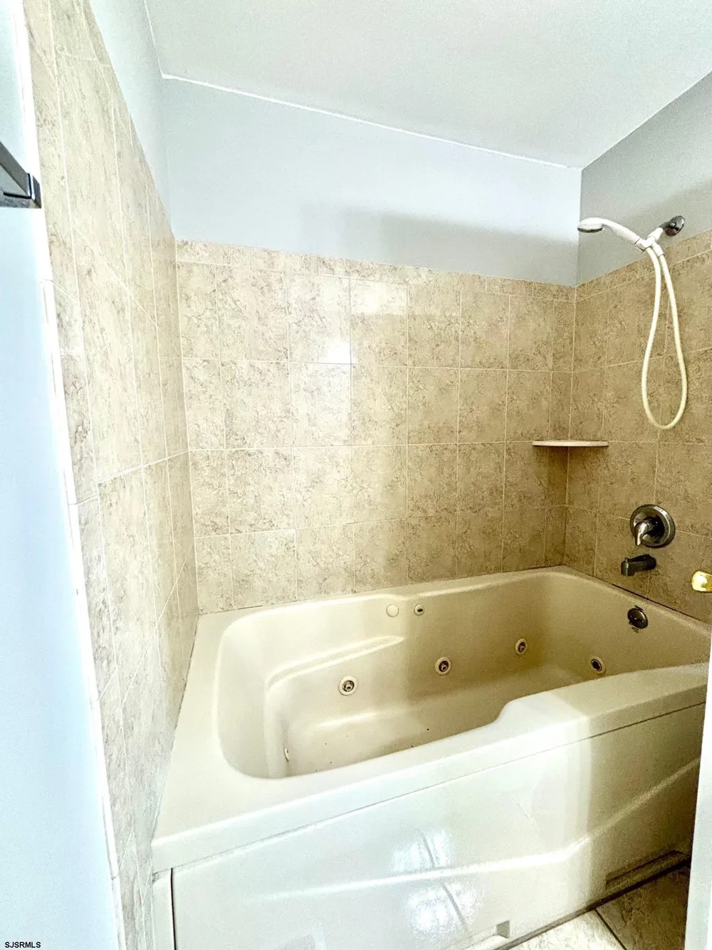 27 Oyster Bay Absecon, NJ 08201