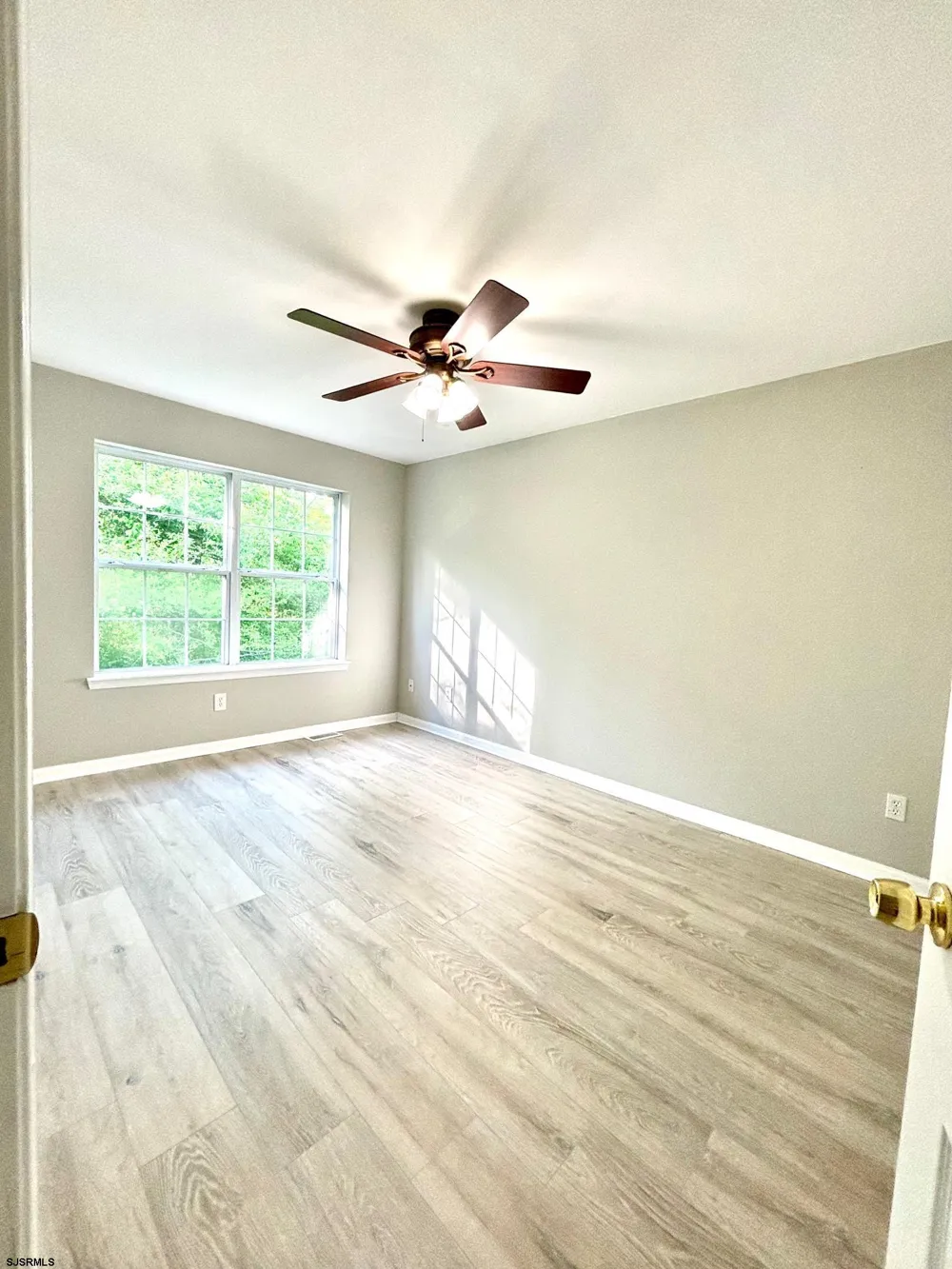 27 Oyster Bay Absecon, NJ 08201