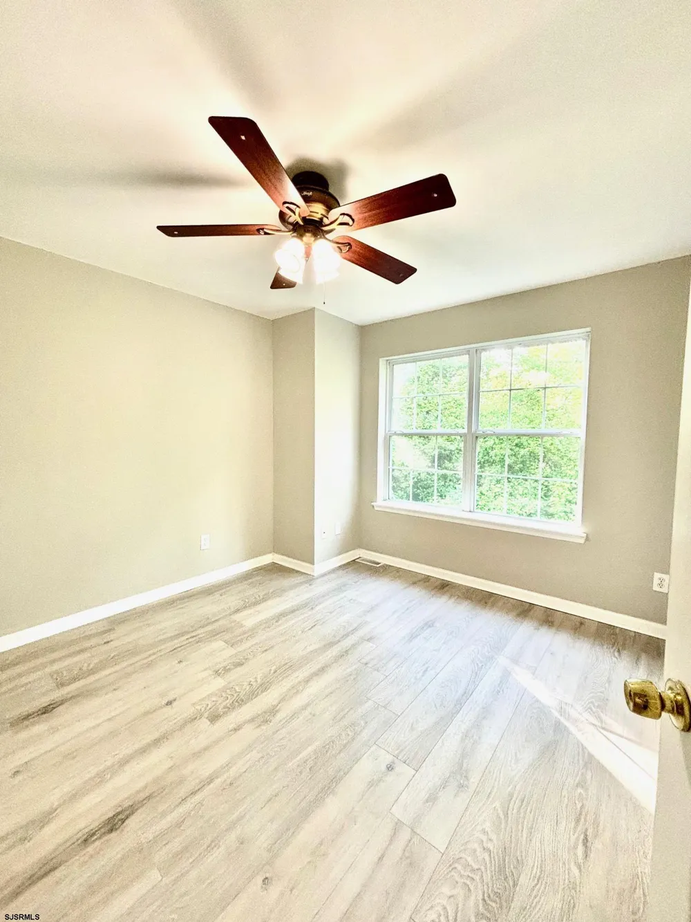 27 Oyster Bay Absecon, NJ 08201