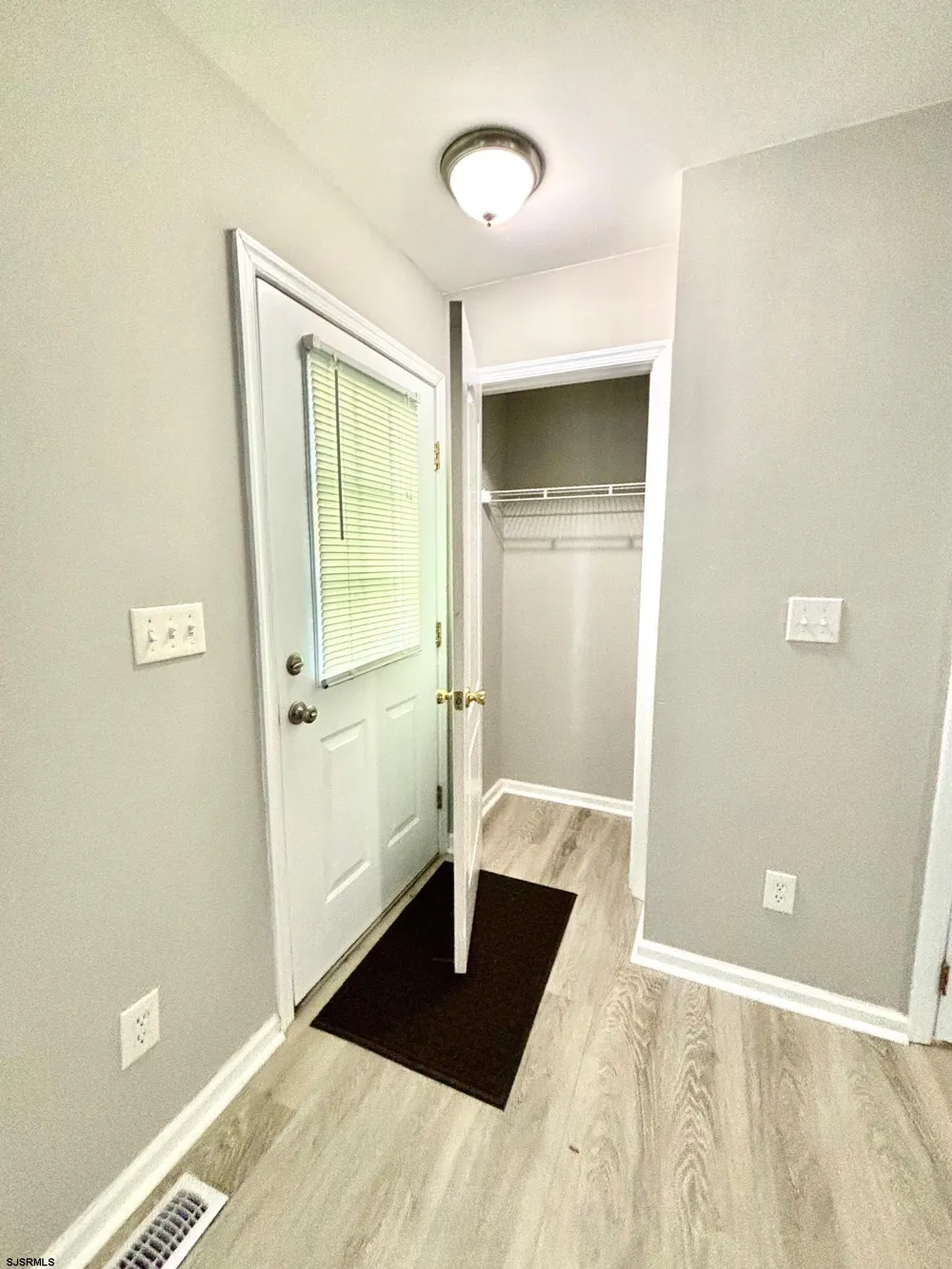 27 Oyster Bay Absecon, NJ 08201