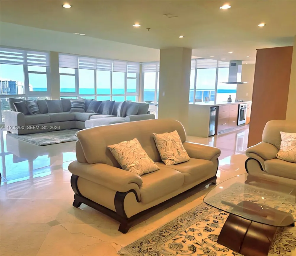 100 Lincoln Rd #PH4 Miami Beach, FL 33139