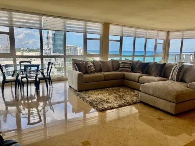 100 Lincoln Rd #PH4 Miami Beach, FL 33139