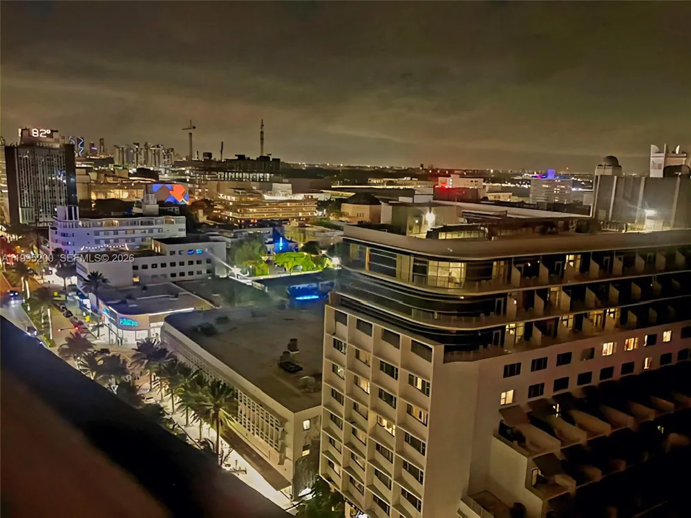 100 Lincoln Rd #PH4 Miami Beach, FL 33139