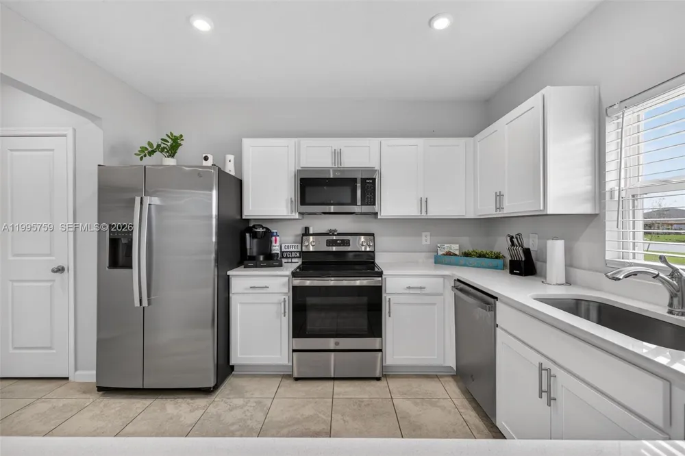 220 Raspberry Rd Fort Pierce, FL 34981