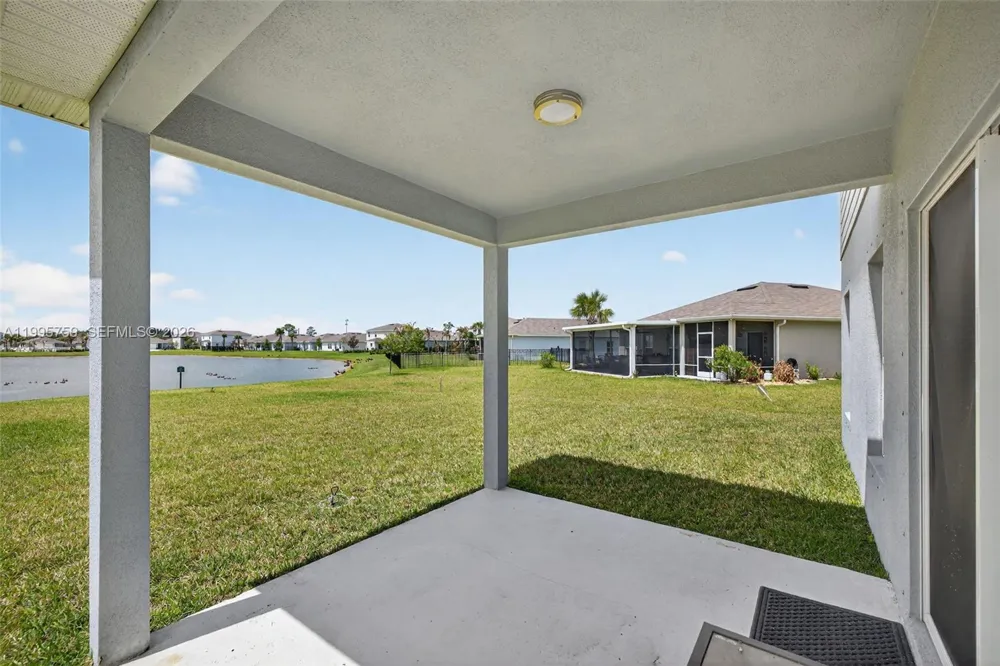 220 Raspberry Rd Fort Pierce, FL 34981