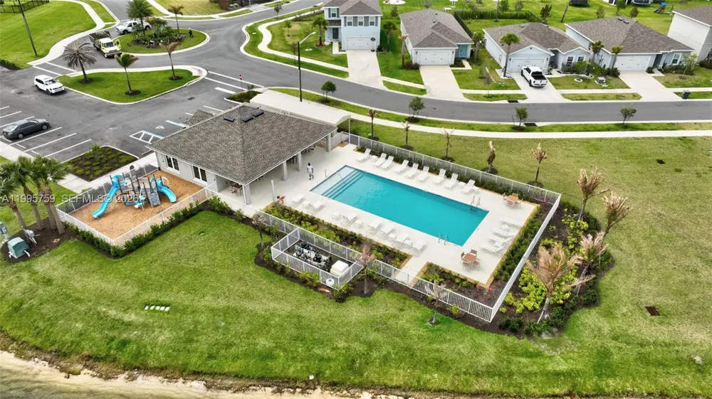 220 Raspberry Rd Fort Pierce, FL 34981