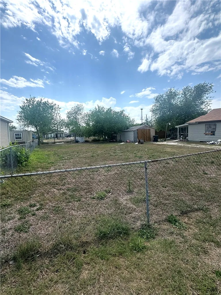 135 Allende Street Taft, TX 78390
