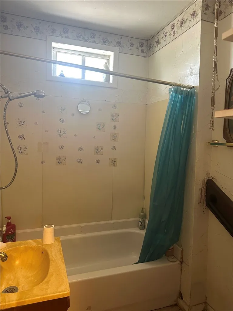 135 Allende Street Taft, TX 78390