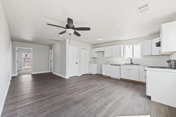 2557 E Stanford Avenue Pixley, CA 93256