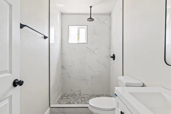 2557 E Stanford Avenue Pixley, CA 93256
