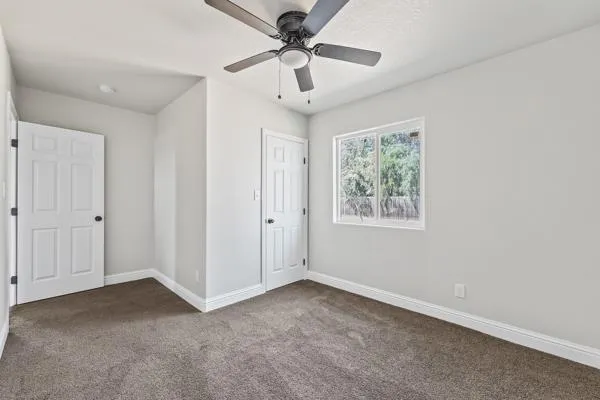2557 E Stanford Avenue Pixley, CA 93256