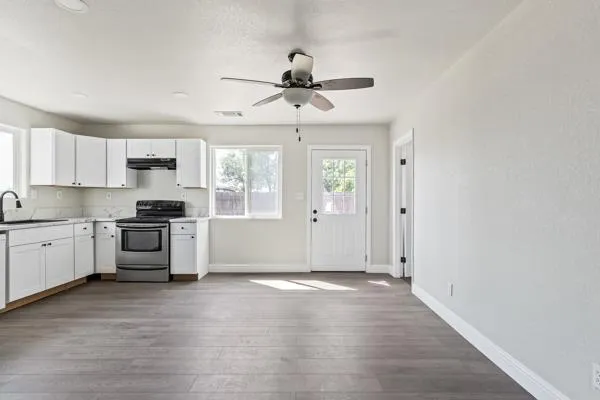 2557 E Stanford Avenue Pixley, CA 93256