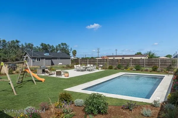 2557 E Stanford Avenue Pixley, CA 93256