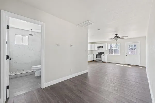 2557 E Stanford Avenue Pixley, CA 93256
