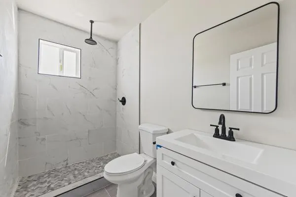 2557 E Stanford Avenue Pixley, CA 93256